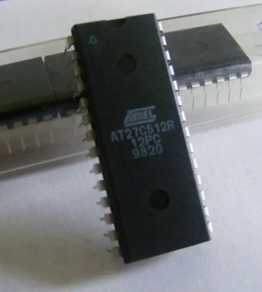 27C512R-70pu - DIP28 EEPROM